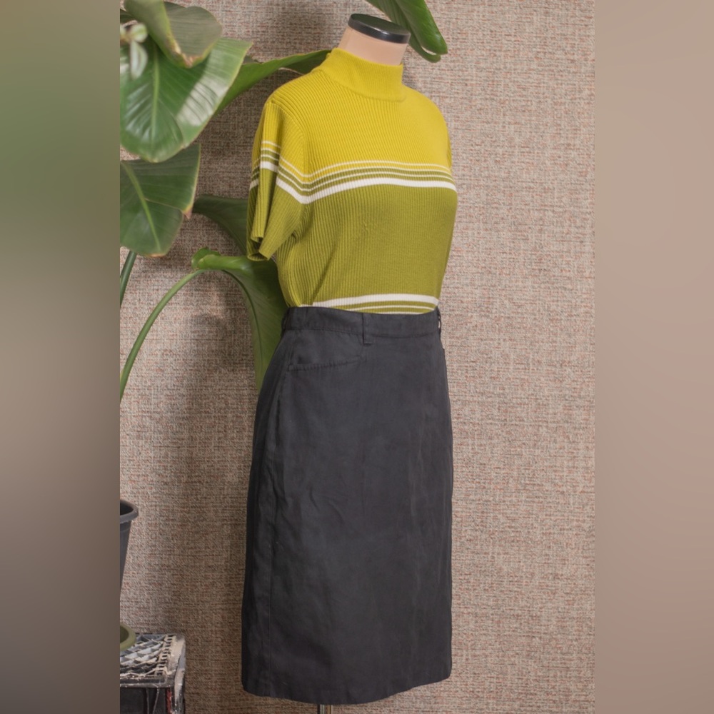 Green Stripe Sleeveless Turtleneck Sweater and Black Suede Knee Skirt Bundle